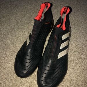 Adidas predator laceless cleats